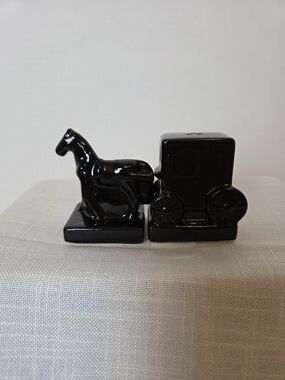 Salt and Pepper Shaker Horse & Buggy Figurine Pair